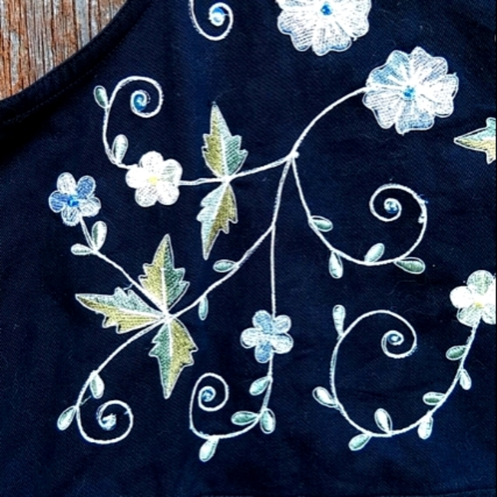 18W Plus Class black embroidered tunic, buttons. - Picture 3 of 12